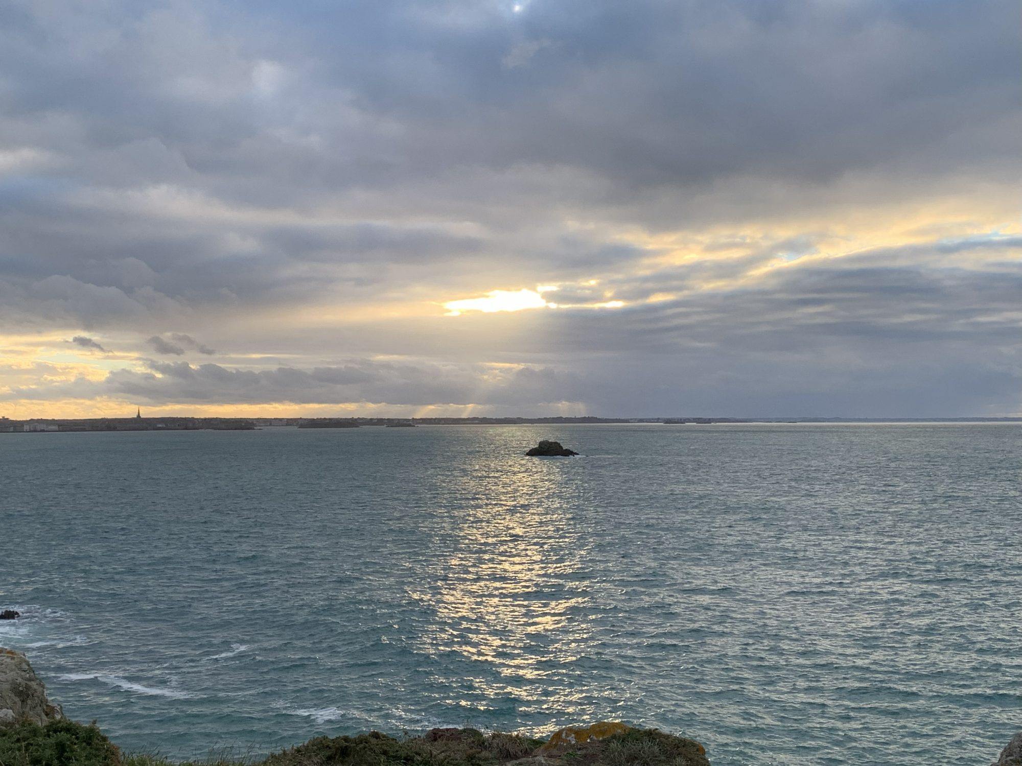 Détente avant une séance de QHHT à Paris – hypnose quantique
